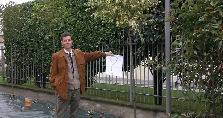 L'allarme dell'agronomo: 'Piante tossiche nel giardino della scuola'