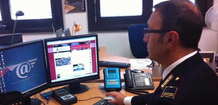 Polizia, attenzione a mail pacchi non consegnati: è phishing