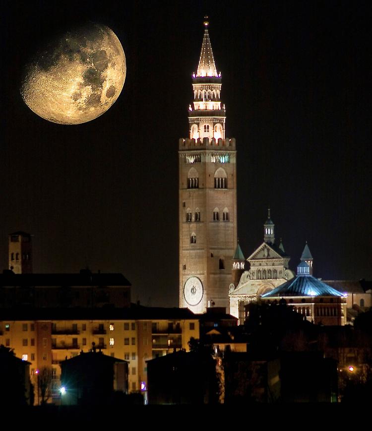La notte della Superluna, mai così grande dal 1948