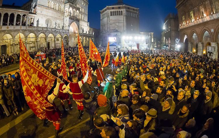 Nel fuoco si rinnova la promessa di matrimonio