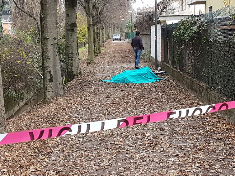 Cade nel canale, trovato morto 64enne