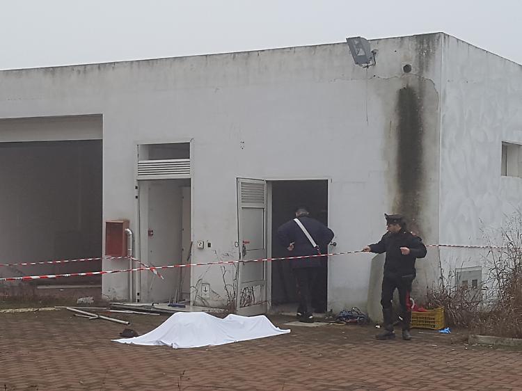 Cadavere in un hotel abbandonato