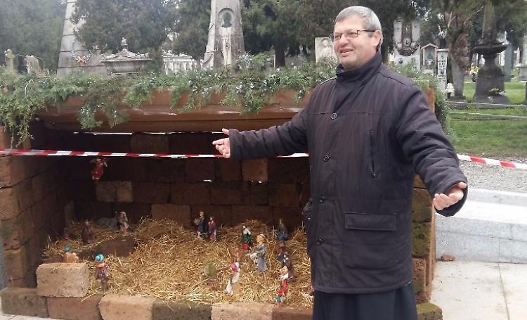 Il presepe al Civico cimitero
