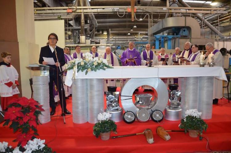 Emozioni alla messa per il mondo del lavoro celebrata alla Ballarini