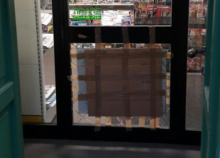 Ladri e danni in cartoleria