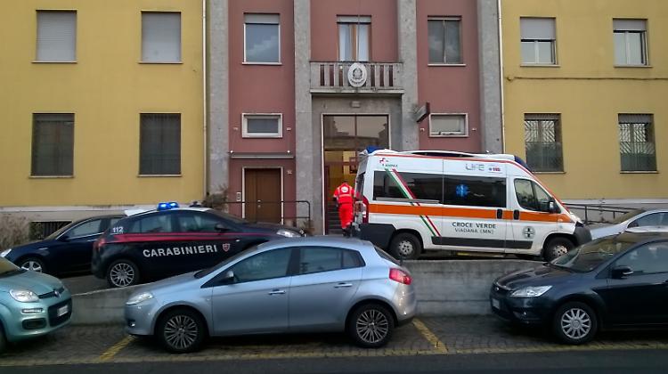 Carabinieri si spara in caserma