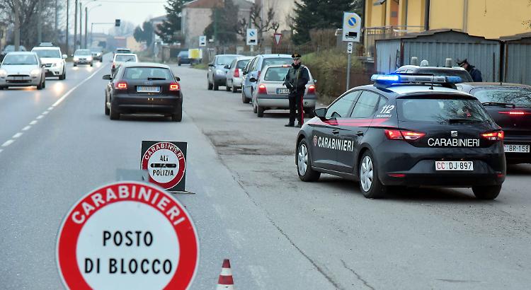 Danneggiamenti alle auto, sorpreso con una chiave in glese