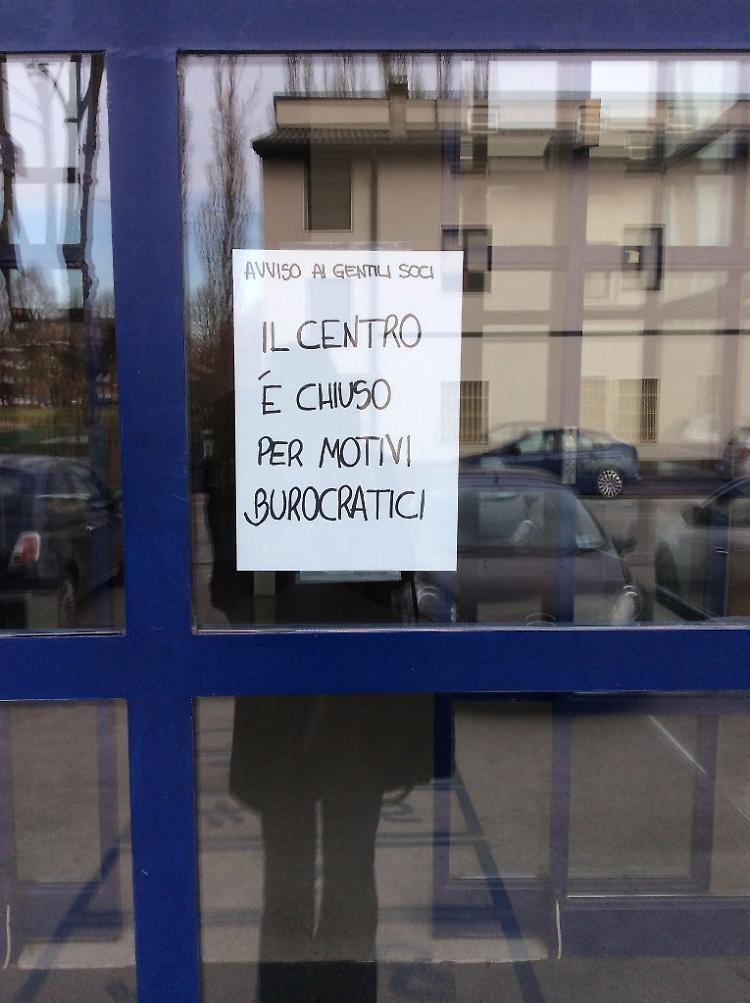 La Mucca Viola chiusa, è giallo