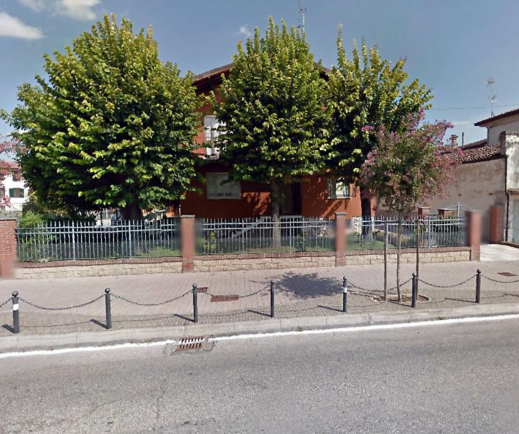 Casa a soqquadro in pieno giorno, smontata anche la cappa dei fornelli