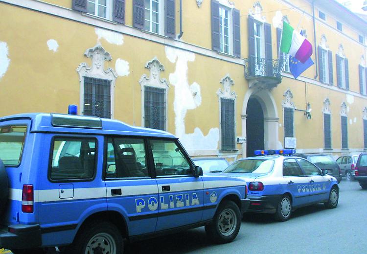 Immigrazione, espulsi 8 soggetti irregolari