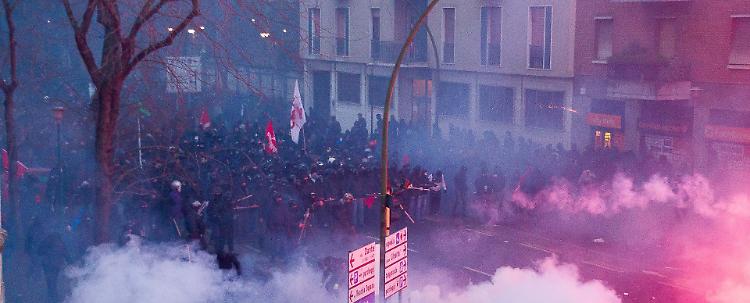 Devastazione: "I cittadini in balia dei manifestanti"