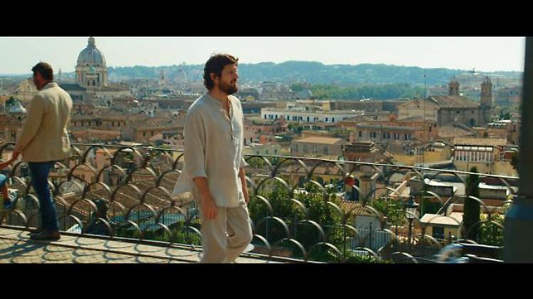 'Questione di karma', la strana coppia Germano - De Luigi: il trailer in anteprima