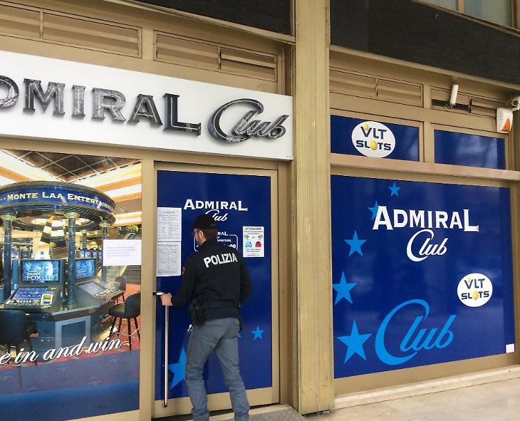 Admiral Club chiuso sette giorni