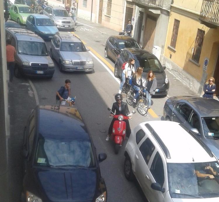 Via XI Febbraio, i residenti sulle barricate