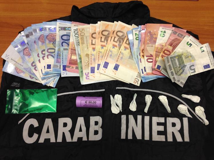 Egiziano arrestato per detenzione e spaccio di droga