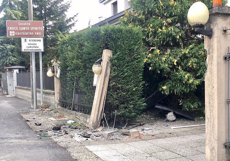 Schianto, 22enne cremonese in ospedale: non è grave