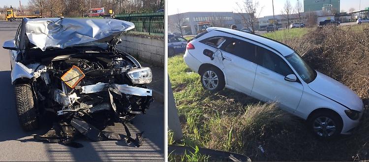 Collisione tra due auto, 55enne grave in ospedale