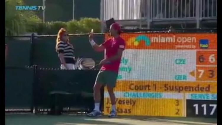 Indian Wells, iguana interrompe il match: Haas si scatta un selfie
