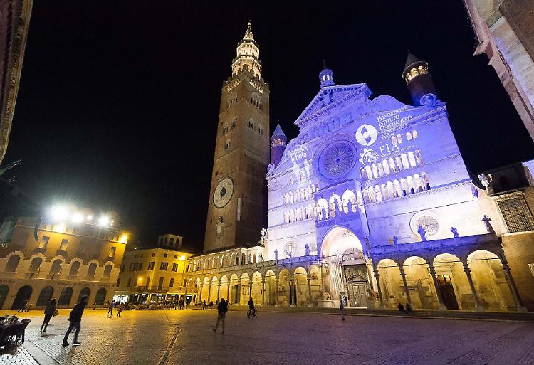 Quel blu solidale che sostiene un sogno
