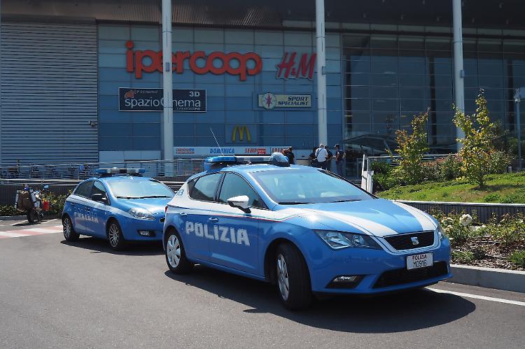 Furti in centri commerciali, arrestati tre rumeni