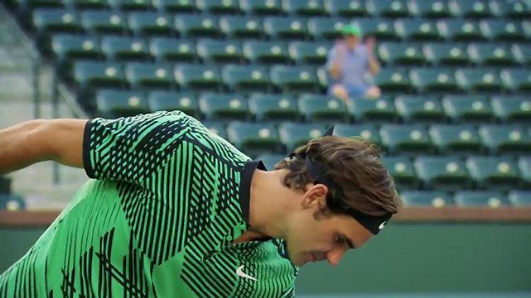 Bill Gates disturba Federer: lo spot è esilarante