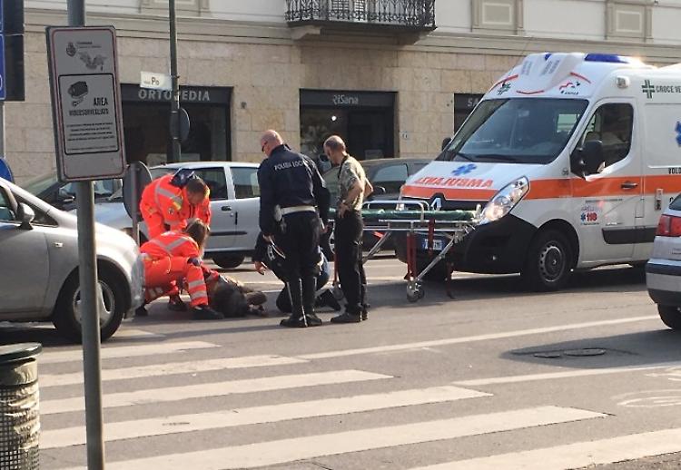 Uomo investito in viale Po