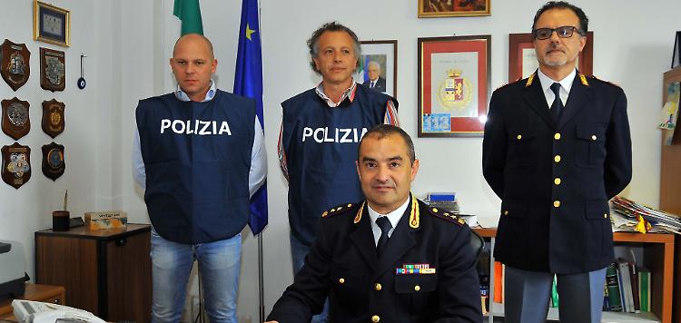 Scacco alla baby gang con l'inno rap