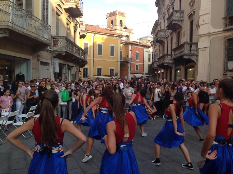 Rigenerazione urbana: arriva il ballo liscio nei quartieri