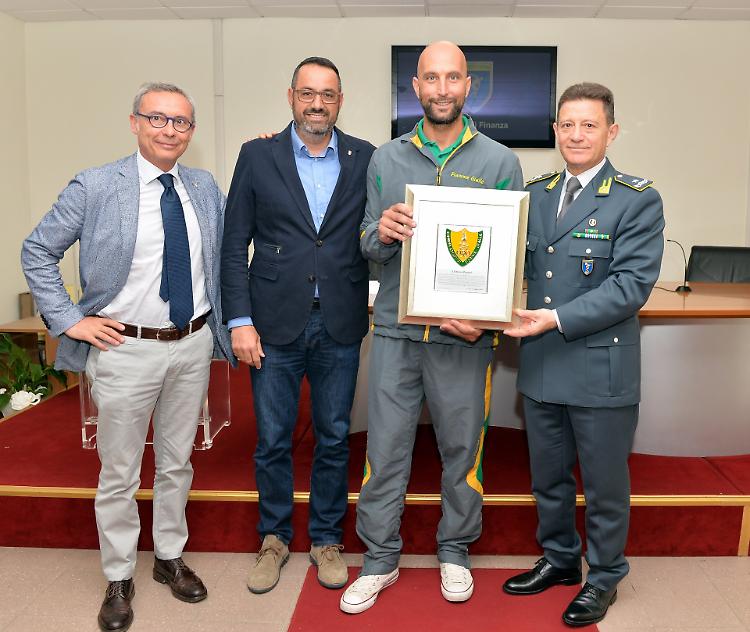 Simone Raineri premiato dalle Fiamme Gialle