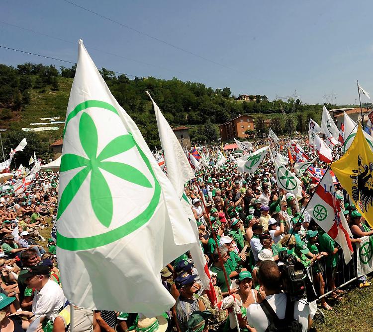 Le primarie della Lega al velenoCarpani: mai visto uno schifo così 