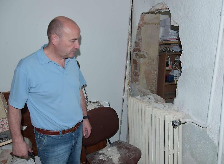 'Banda del buco' in azione: razziate sigarette, lotterie e soldi