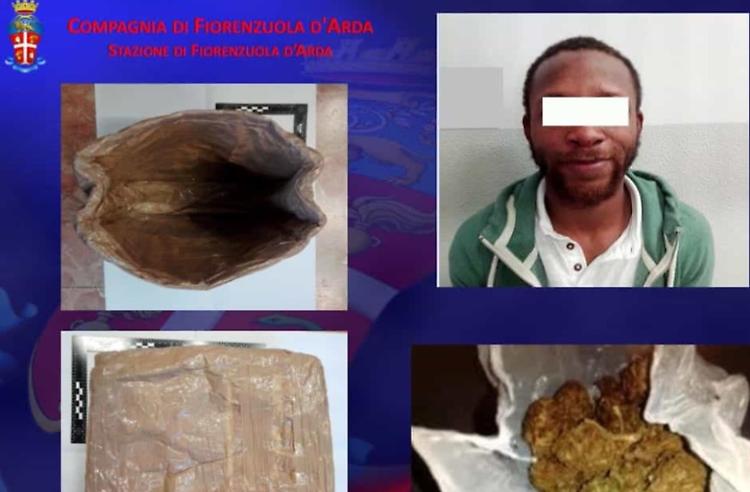 Spacciava agli studenti, arrestato un 26enne