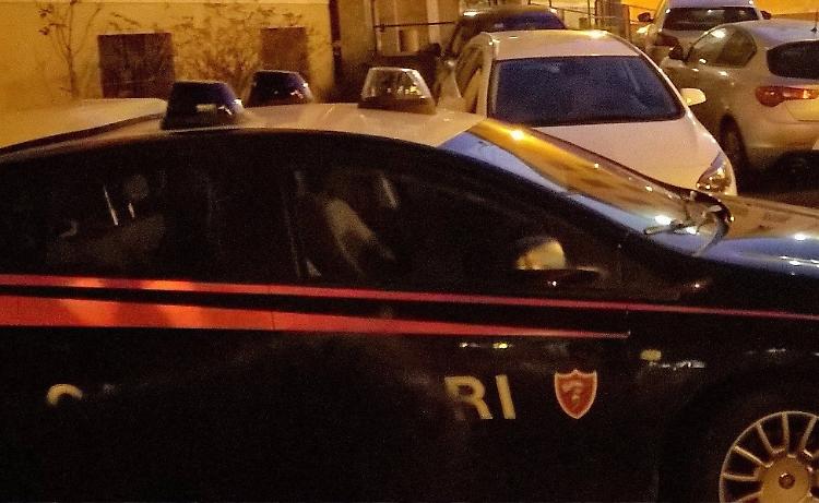 Furto in abitazione, via oro e contanti