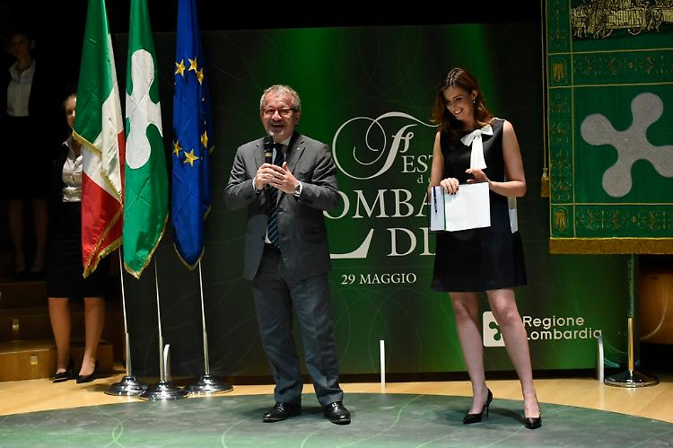 Rosa Camuna, Maroni al Museo del Violino per la consegna del premio