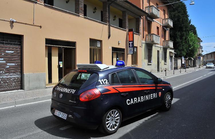 Accoltellato al bar, il 21enne in gravi condizioni