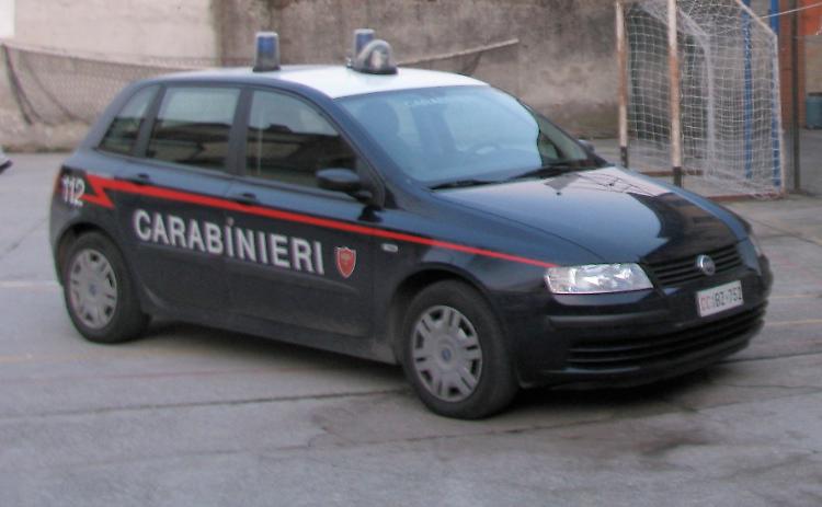 Famiglia alla festa di paese, i ladri fanno razzia