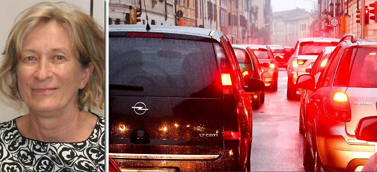 Via Giordano, solo traffico. "Riqualificazione? Dimenticata"