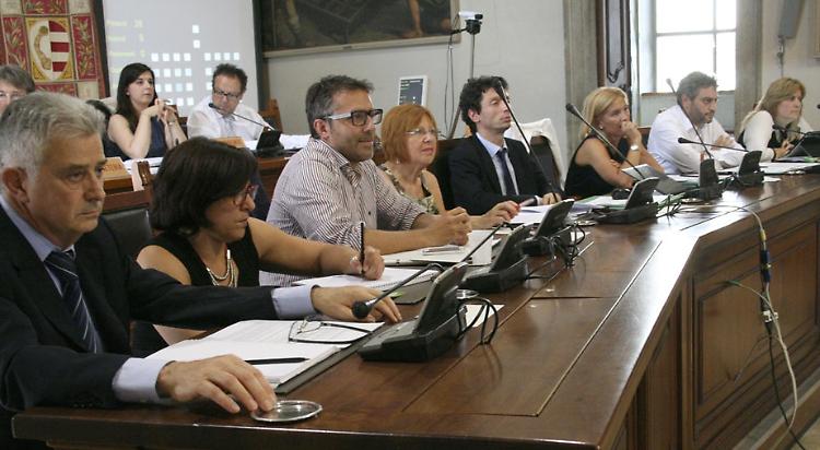 Soldi Coop per il centro. Il Comune chiude ai commercianti