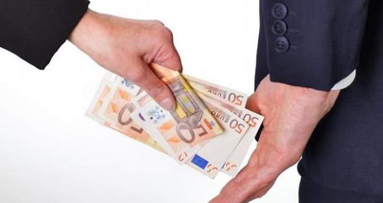 E non è solo in politicaLa corruzione costa ad ogni cittadino
