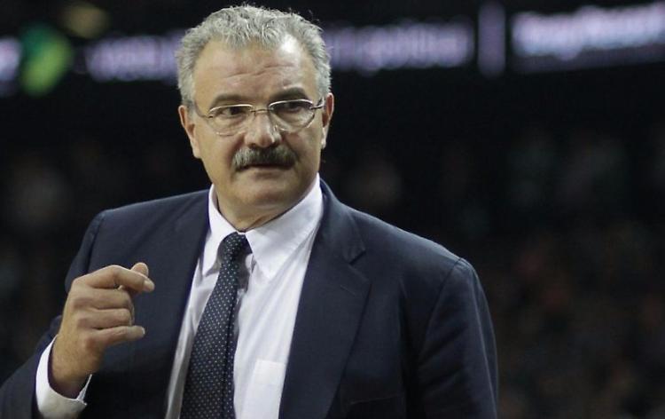 Clamoroso: coach Meo Sacchetti lascia la Vanoli