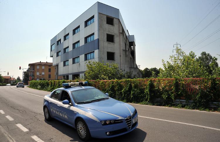 Capannoni dismessi ancora a setaccio, una denuncia