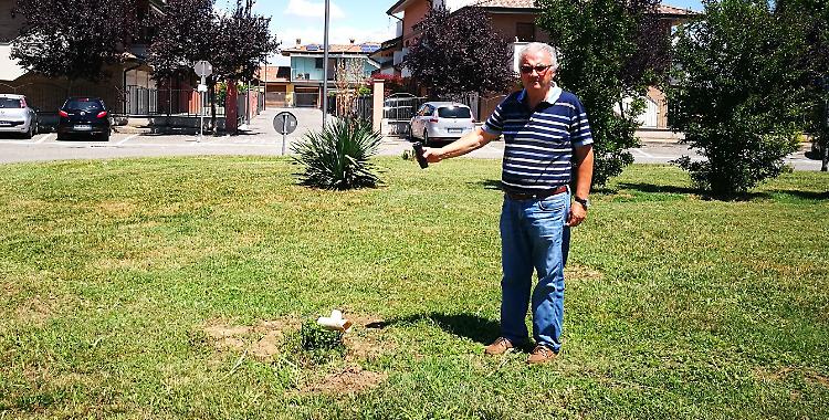 Vandali in azione, ko l'impianto di irrigazione appena aggiustato
