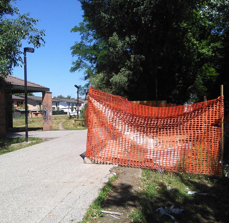 Schiamazzi e degrado, parco chiuso e niente assembramenti