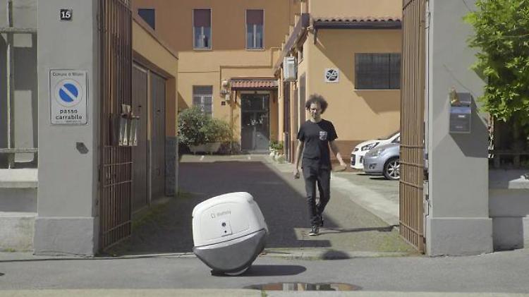 Il pony express del futuro è un robottino a due ruote: a Milano il prototipo c'è già