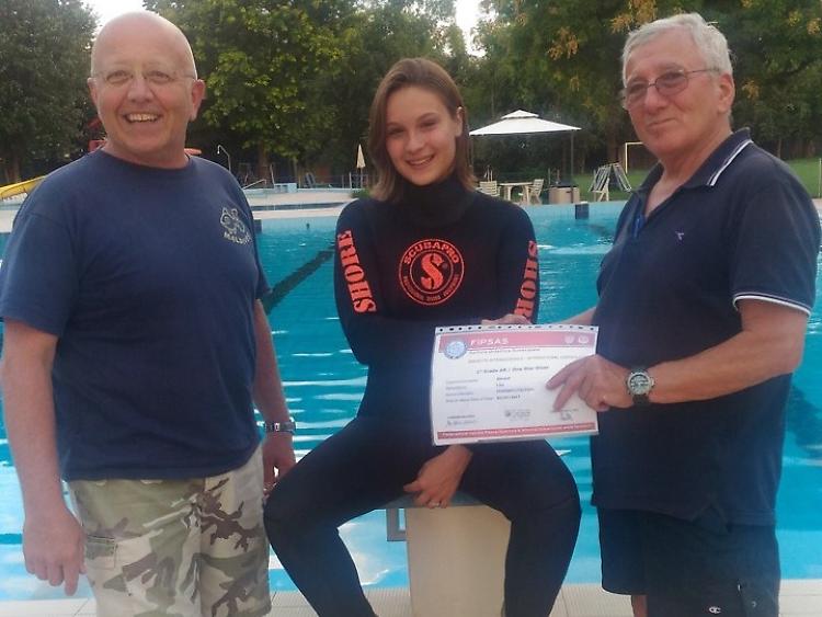 Lisa, ragazza da record: brevetto da sub a 14 anni