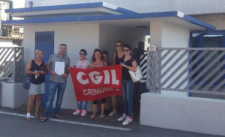 Caso Summer srl, nello stabilimento non si entra