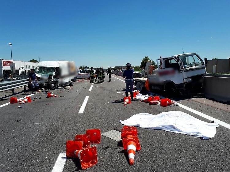 Si schianta sulla Paullese, morto