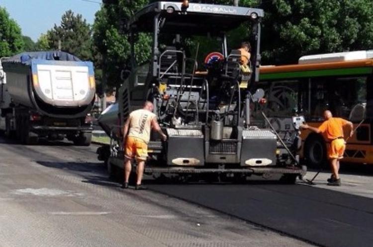 Città cantiere, avanti tutta con le asfaltature