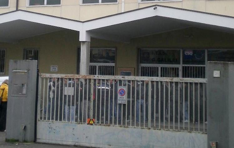 Scuola: Galilei e Galmozzi, iscrizioni fuori controllo