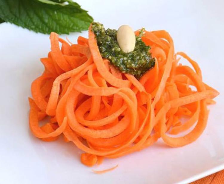 LA RICETTASpaghetti di carote alla menta